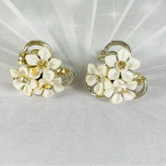 Pretty little white Posey earrings with rhinestones centers and accent pearls - Picture 2 of 5